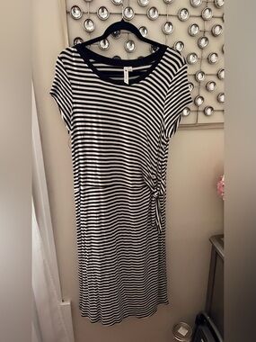Cable & Gauge Black and White Striped Midi Side-Tie Knit Dress